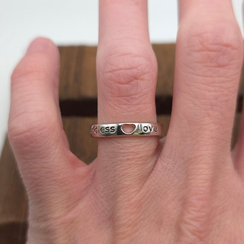 Size 7.25 925 Sterling Silver Endless Love Bright Ring A33